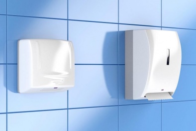 Lau khô tay bằng khăn giấy giúp loại bỏ virus hiệu qua hơn so với máy sấy phản lực