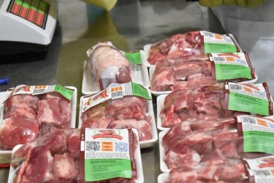 Thịt lợn ngoại ồ ạt đổ về Việt Nam