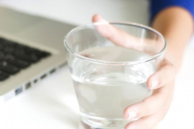 Uống quá nhiều nước có thể bị ngộ độc