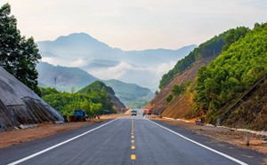 Dặm dài yêu thương nối mọi miền đất nước