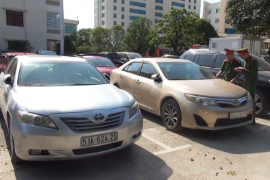 Triệt phá đường dây nhập lậu hàng loạt xe ô tô hạng sang từ Lào về Việt Nam
