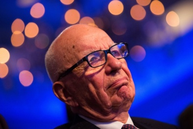 Ông trùm truyền thông News Corp từ bỏ tiền thưởng sau khi tập đoàn lỗ 1 tỷ USD