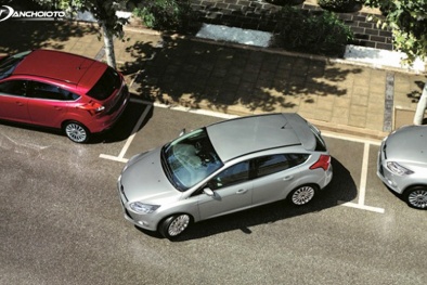 Những lỗi tai hại khi 'lùi chuồng' ô tô hay gặp nhất nên biết để tránh