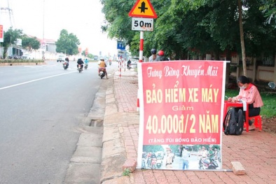 Mua bảo hiểm xe máy 20.000 đồng/năm tại vỉa hè vẫn bị phạt vì sao?