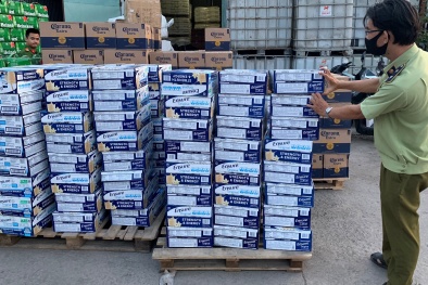 Tạm giữ lượng lớn sữa và bia các loại chưa xuất trình được hóa đơn, chứng từ