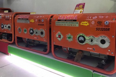 Nắng nóng đỉnh điểm, cắt điện luân phiên, người dân đua nhau mua máy phát