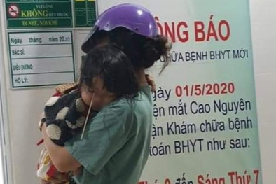 Bé gái bị tai nạn que kem xuyên vào mắt khi vừa ăn vừa chạy nhảy