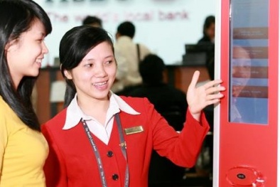 Nhân viên ngân hàng này được trả lương hơn 54 triệu đồng/tháng tại Việt Nam