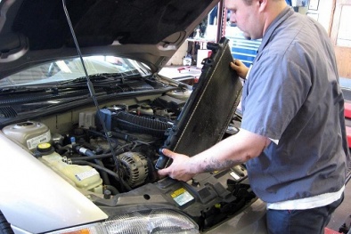 Két nước làm mát ô tô quá nóng, xử lý phải đúng cách và kịp thời