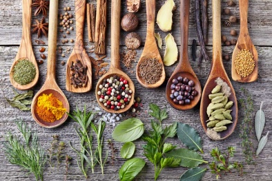 Tăng cường sức khoẻ đơn giản bằng cách sử dụng 10 loại thảo mộc và gia vị này