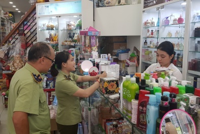 'Tuýt còi' 2 cơ sở kinh doanh mỹ phẩm không đảm bảo tiêu chuẩn chất lượng