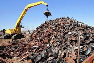 Buộc 31 hãng tàu phải tái xuất 1.100 container phế liệu kém chất lượng