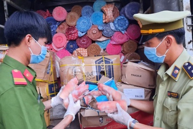 Phát hiện xe tải chở gần nửa tấn chân heo Pháp đông lạnh không có giấy tờ