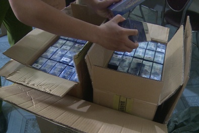 Chặn đứng hàng nghìn bao thuốc lá điếu 555, thiết bị điện không rõ nguốc gốc