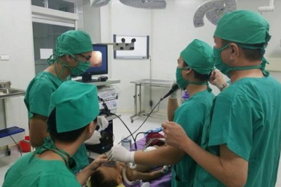 Bệnh nhi hóc hạt quất hồng bì trong phế quản, cảnh báo hóc các loại hạt nguy hiểm