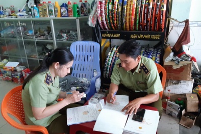 Tạm giữ hàng loạt phụ tùng xe gắn máy có dấu hiệu giả mạo nhãn hiệu