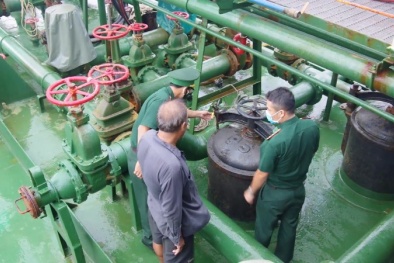 Tạm giữ tàu chở 200 m3 dầu D.O không rõ nguồn gốc