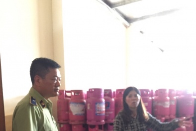 Kinh doanh 144 LPG chai nhãn hiệu PetroVietNam Gas có dấu hiệu là hàng trôi nổi