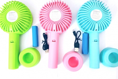 Quạt tích điện cầm tay gây sốt trên thị trường