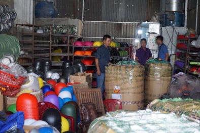 Bài 1: Hàng giả đội lốt hàng thật ‘chễm chệ’ nằm trên kệ...