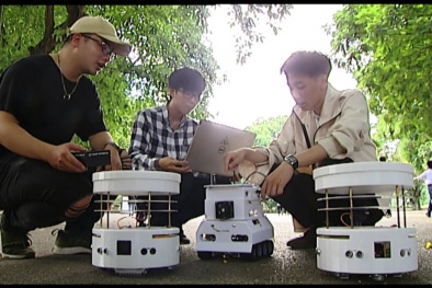 Nhóm nam sinh sáng chế robot cứu nạn