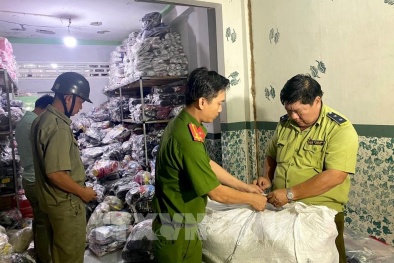 Tạm giữ hơn 3.000 đôi giày, dép không rõ nguồn gốc xuất xứ