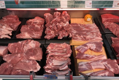 Kiểm soát chặt chẽ thịt lợn nhập khẩu, ngăn chặn vận chuyển trái phép qua biên giới