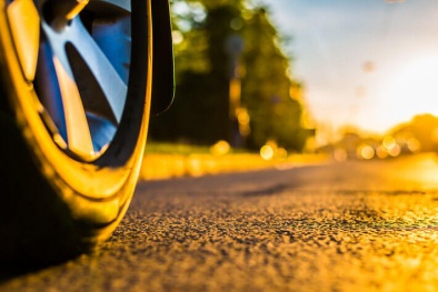Nắng nóng dễ gây nổ lốp ô tô- điều chỉnh áp suất lốp thế nào cho đúng tiêu chuẩn an toàn?