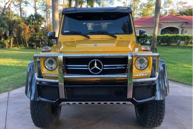 Cận cảnh Mercedes-Benz G63 AMG 6x6 độc nhất tại Việt Nam lăn bánh trên đường phố