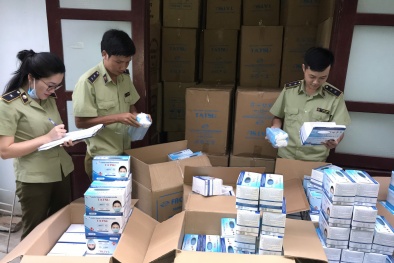 Bắt quả tang xe tải vận chuyển gần 1 triệu khẩu trang không rõ nguồn gốc