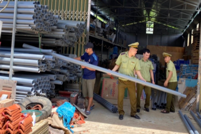 Phát hiện 2 cửa hàng bán lượng lớn ống nhựa có dấu hiệu giả mạo nhãn hiệu Tiền Phong 