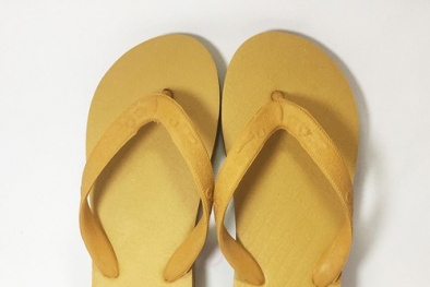 Chế tạo thành công loại dép tông có khả năng tự phân hủy, không làm ô nhiễm môi trường 