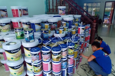 Tạm giữ 381 thùng sơn các loại nhãn hiệu 'Deluk' nhái 'Dulux' 