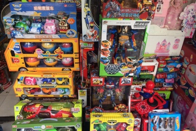 Đồ chơi trẻ em kém chất lượng: Người tiêu dùng đừng nên chủ quan!