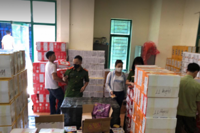 Hơn 10 tấn bánh kẹo, trà sữa không rõ nguồn gốc tuồn về Hà Nội tiêu thụ mùa trung thu