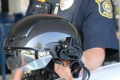 Mũ bảo hiểm thông minh có thể đo nhiệt độ người xung quanh