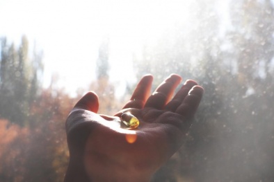 Thiếu vitamin D có thể làm tăng nguy cơ mắc COVID-19