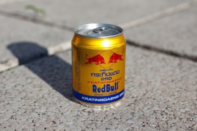 Bị coi là biểu tượng của bất bình đẳng, Red Bull bị tẩy chay mạnh mẽ tại Thái Lan