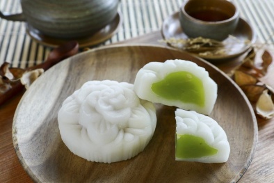 Bánh Trung thu nhân cốm hút khách