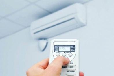 Trẻ dễ bị liệt mặt vì ngủ điều hoà sai cách cha mẹ nên thận trọng