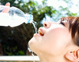 Uống không đủ nước có thể mắc nhiều bệnh nguy hiểm