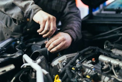 Khi chiếc ô tô đang dùng thuộc diện triệu hồi, chủ xe nên làm gì?