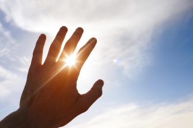 Cảnh báo: Tia cực tím ở nhiều địa phương chạm ngưỡng gây nguy hại rất cao