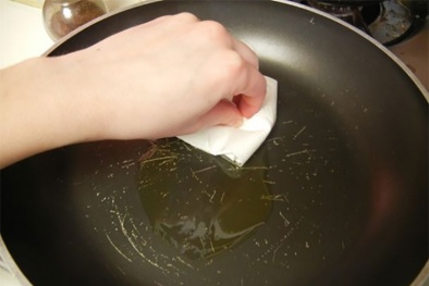 Lý do không nên sử dụng xoong, chảo chống dính đã quá cũ