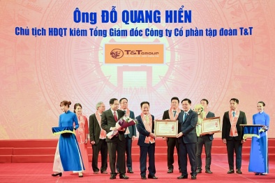 'Bầu Hiển' ủng hộ hơn 8 tỷ đồng tiếp sức đồng bào miền Trung vượt lũ