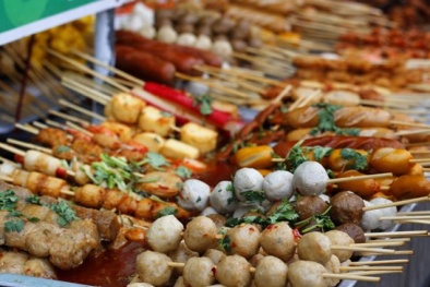 Món ăn vặt xiên que tiềm ẩn nguy cơ gây hại sức khỏe