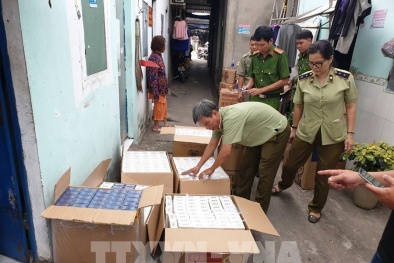Bình Dương: Phát hiện cơ sở tàng trữ hơn 10.000 bao thuốc lá nhập lậu