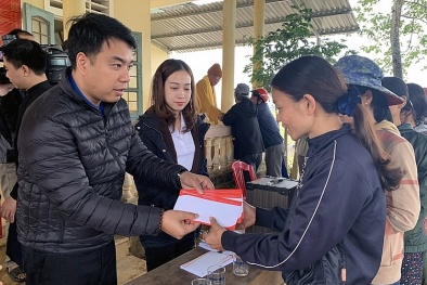 Chuyến xe yêu thương gói gọn tình cảm các doanh nghiệp Hà Nội “Vì miền Trung thân yêu”