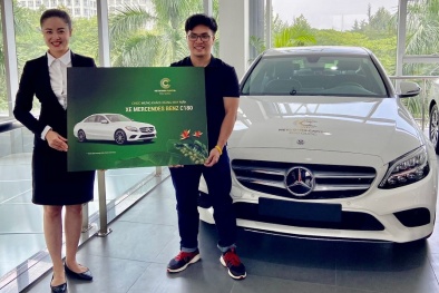 Khách mua Meyhomes Capital Phú Quốc nhận bàn giao xe Mercedes C180