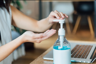 Chất khử trùng và khăn ướt chứa cồn giá rẻ không có tác dụng ngăn ngừa lây nhiễm Covid-19